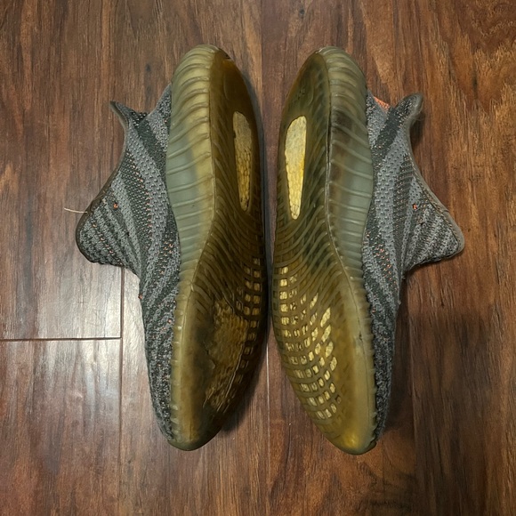 yeezy 350 beluga size 10 - Picture 3 of 8